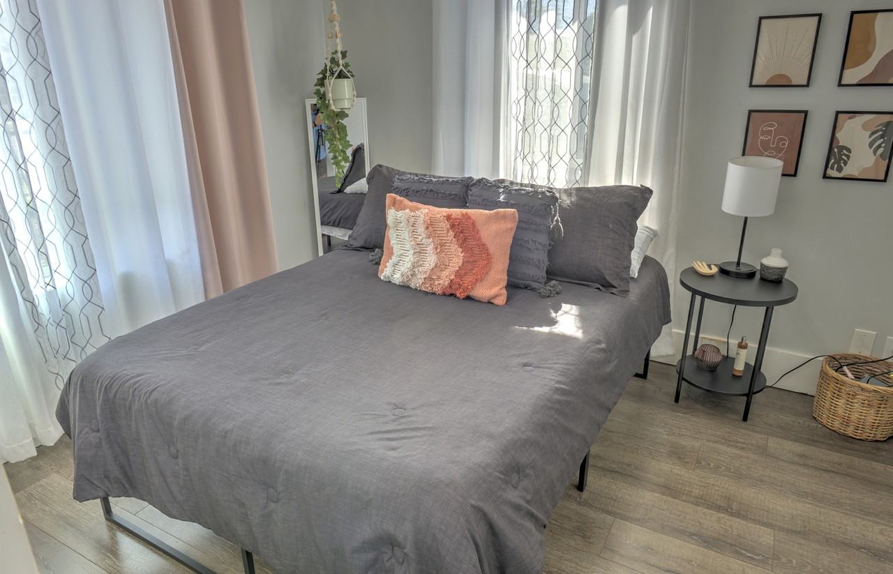 1522 E Pierce St #NA - Photo 3 of 14