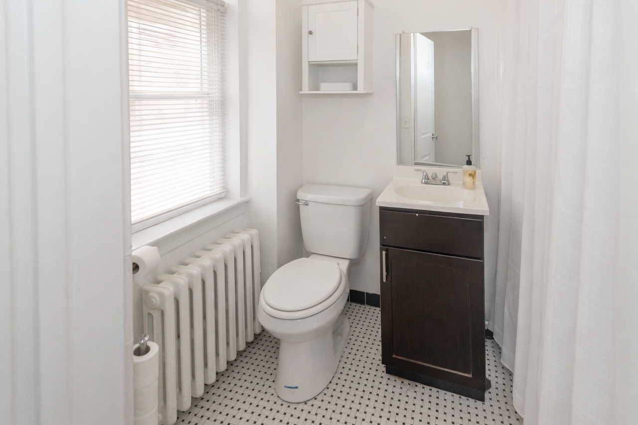 109 W Monument St #2B - Photo 4 of 9