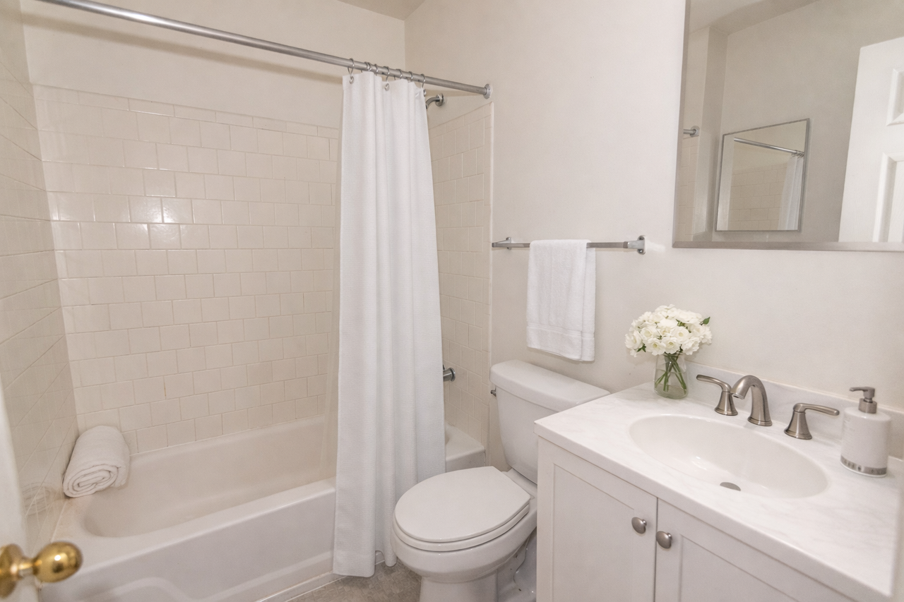 115 W Monument St #3F - Photo 2 of 6