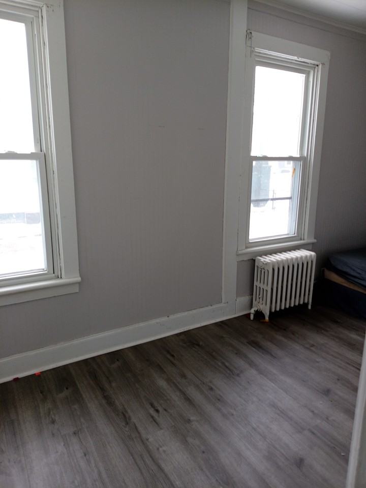 417 6th Ave #1 - Photo 5 of 9