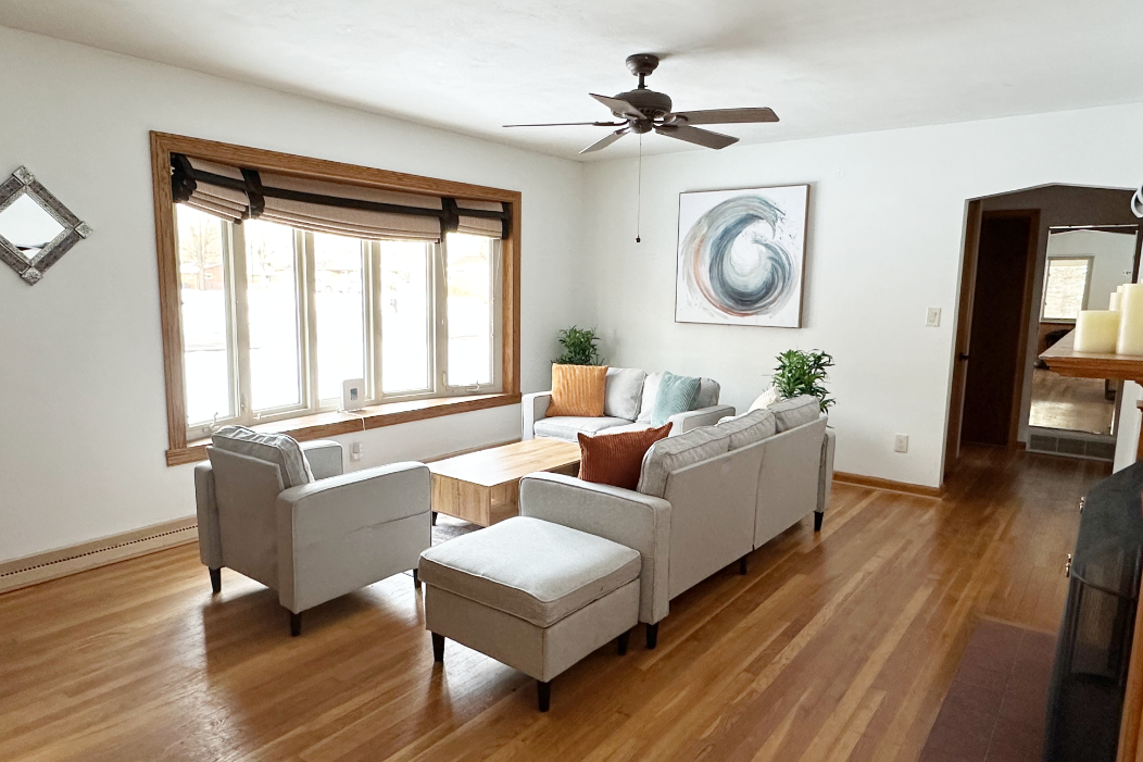 3527 Eastern Dr - Photo 3 of 7