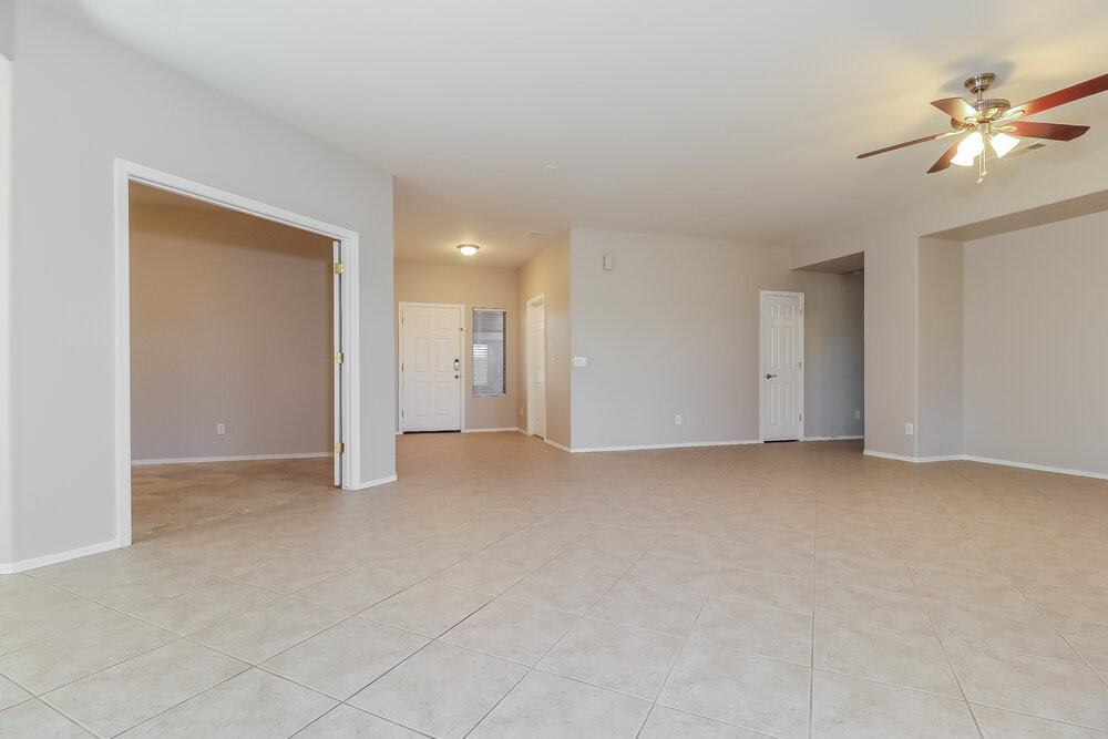 5405 S 55th Ave - Photo 4 of 16