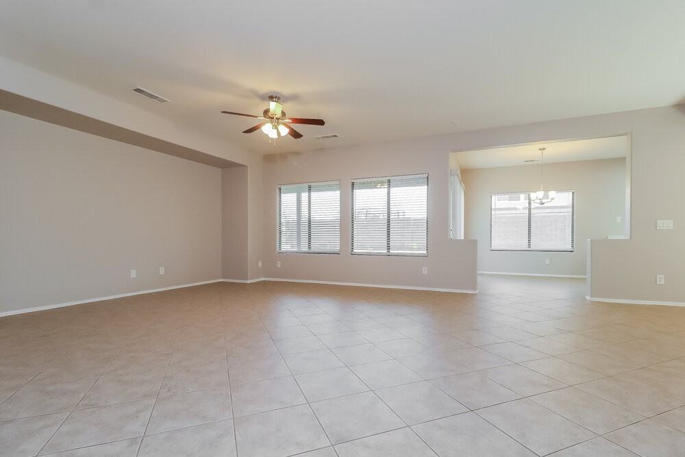 5405 S 55th Ave - Photo 5 of 16