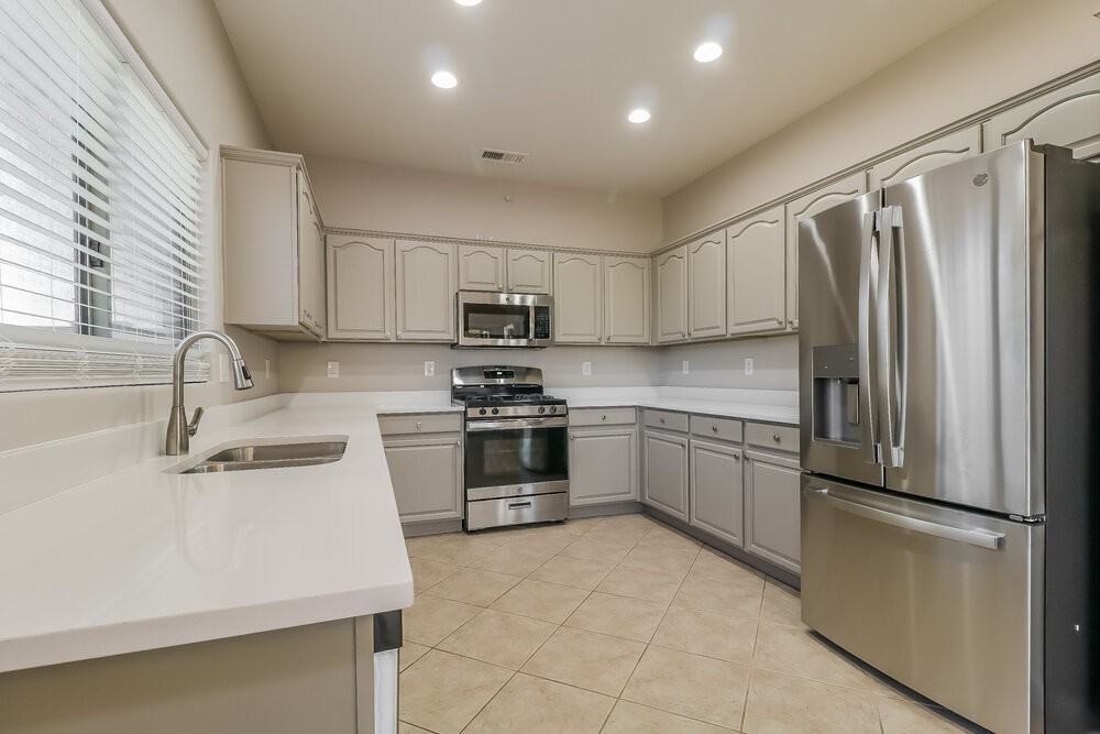 5405 S 55th Ave - Photo 7 of 16