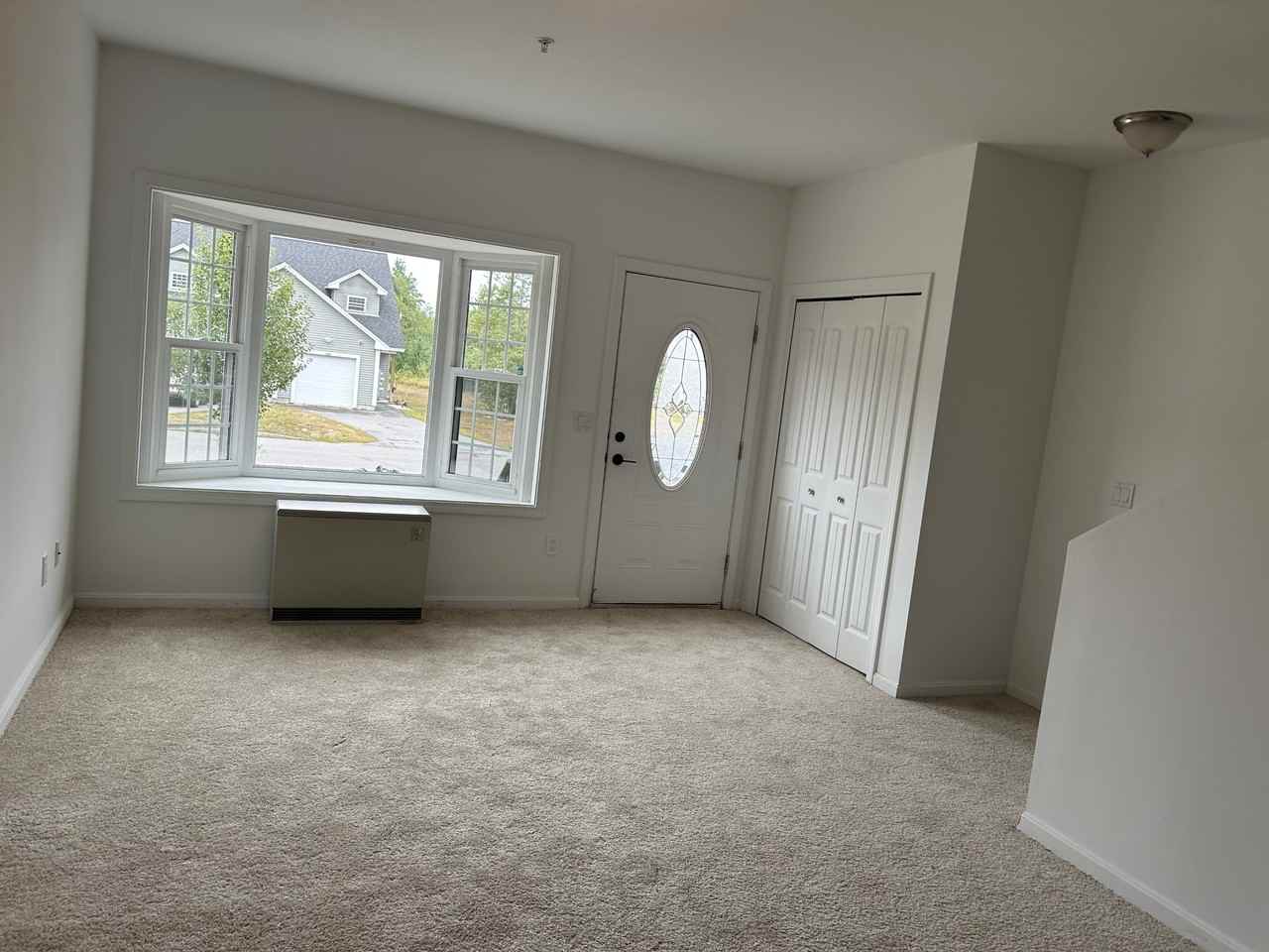 47 Trinity Cir #B - Photo 3 of 10