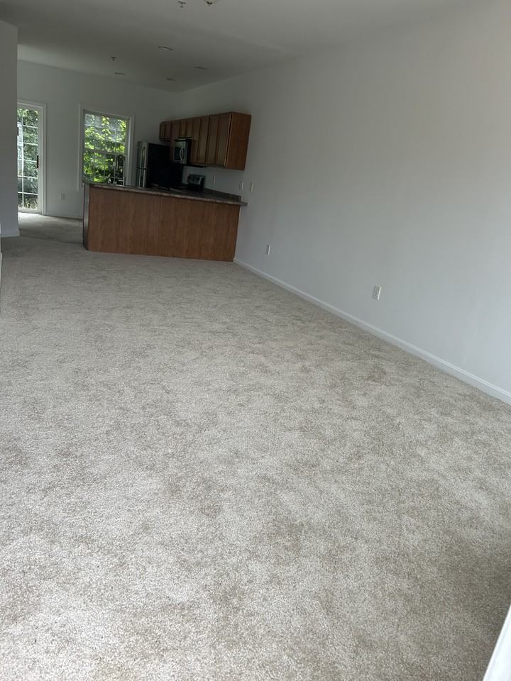 47 Trinity Cir #B - Photo 4 of 10