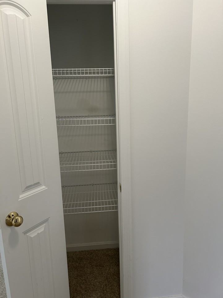 47 Trinity Cir #B - Photo 7 of 10