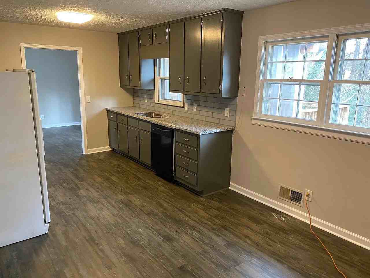 506 Jefferson Dr #NA - Photo 4 of 18