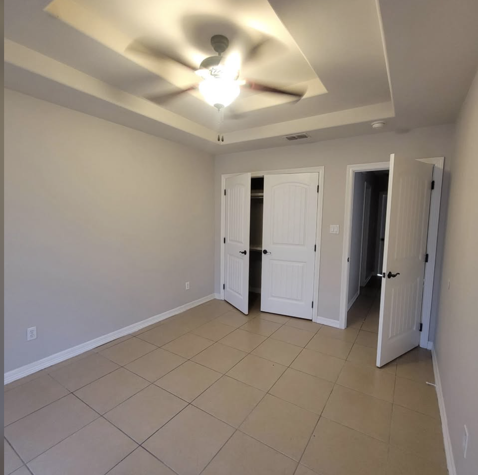 3611 Spicewood Dr #NA - Photo 3 of 16