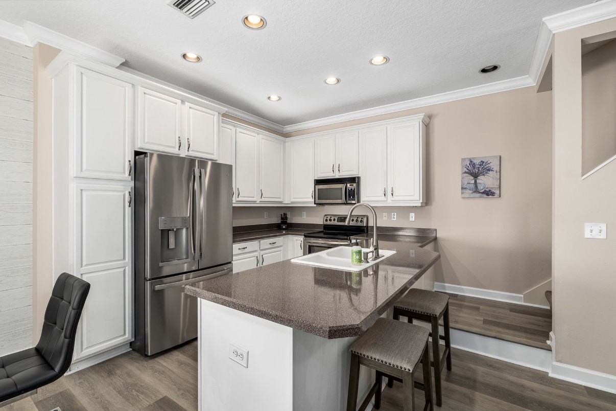 104 S Moody Ave #3 - Photo 4 of 11