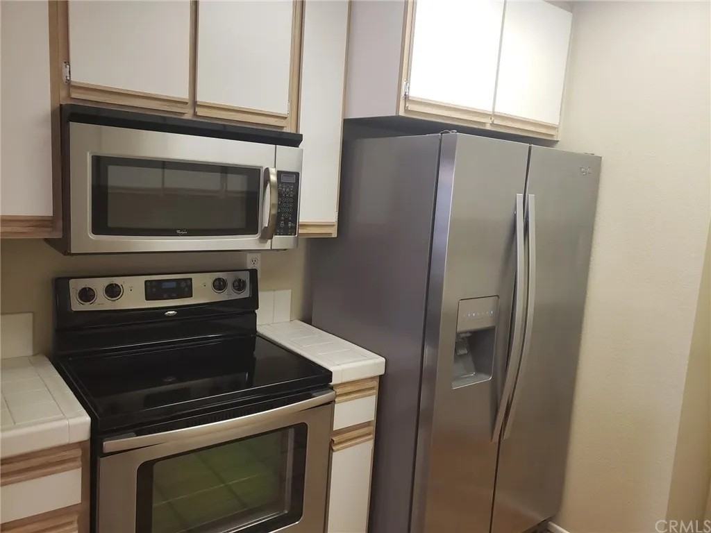 208 Villa Point Dr #208 - Photo 5 of 14