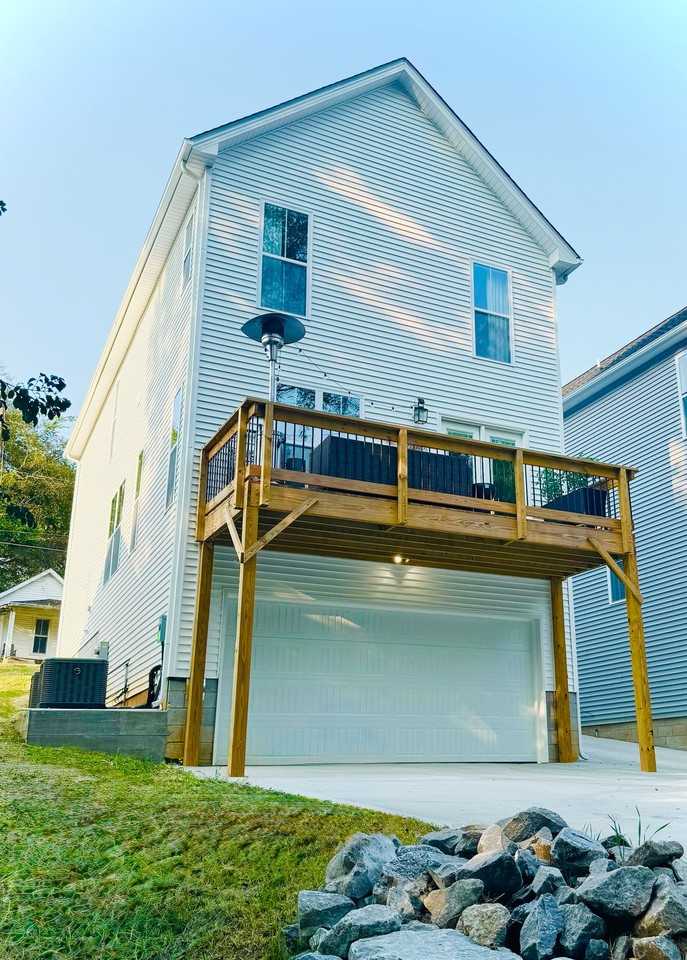 218 High St Apt A #NA - Photo 3 of 30