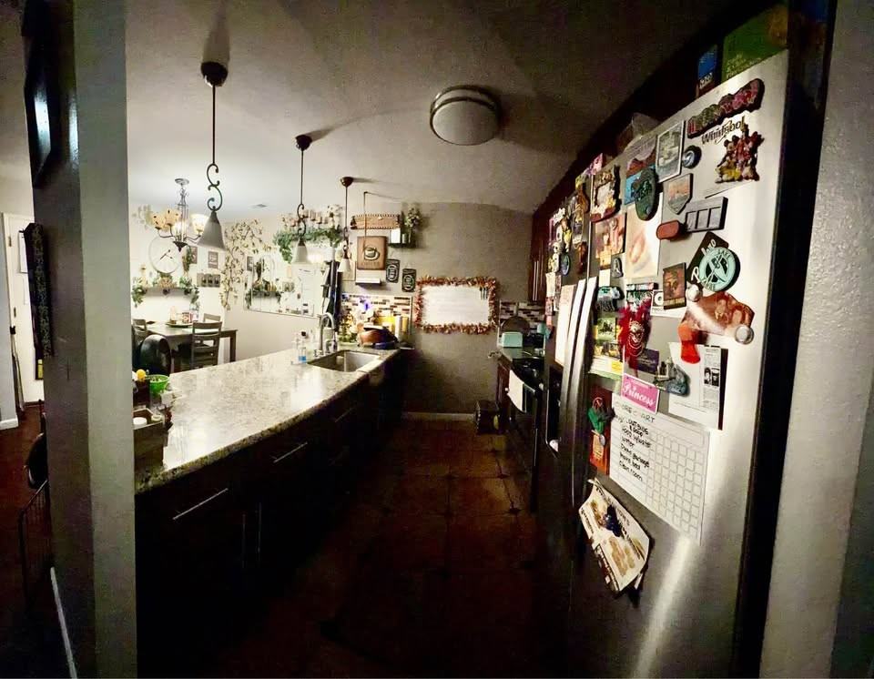 27 Town Square Pl - Photo 3 of 8