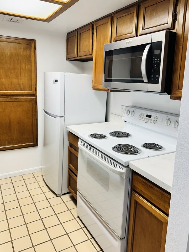 1449 E Highland Ave #19 - Photo 7 of 19