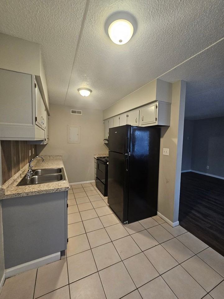 4506 Hutton Rd - Photo 3 of 7