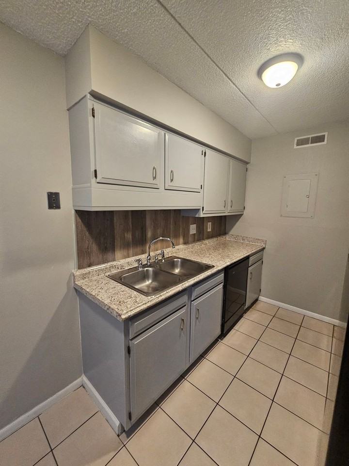 4506 Hutton Rd - Photo 4 of 7