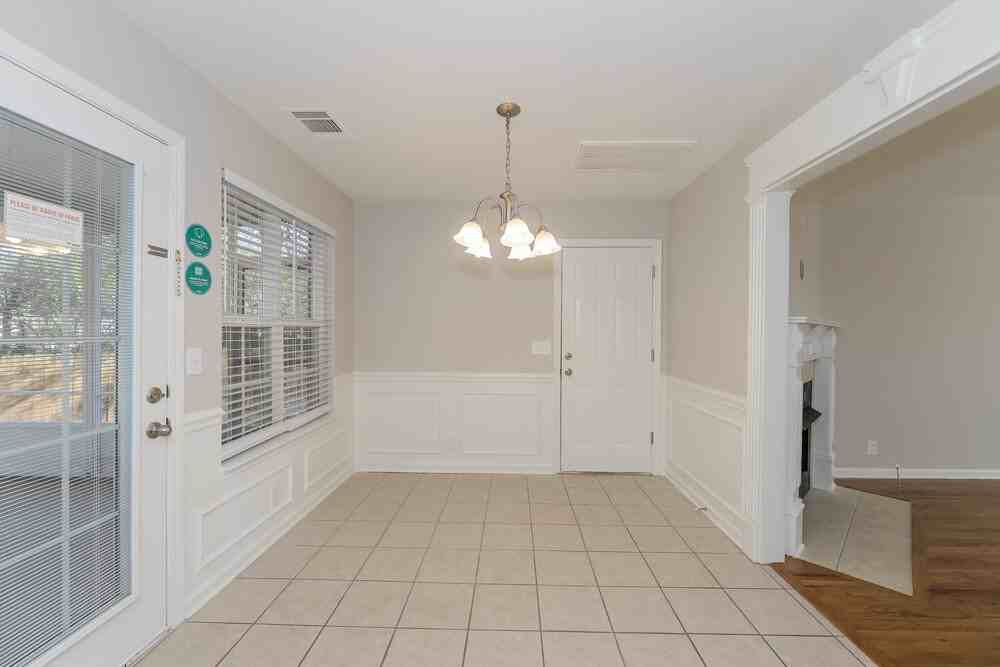 1403 Teresa Ln - Photo 6 of 17