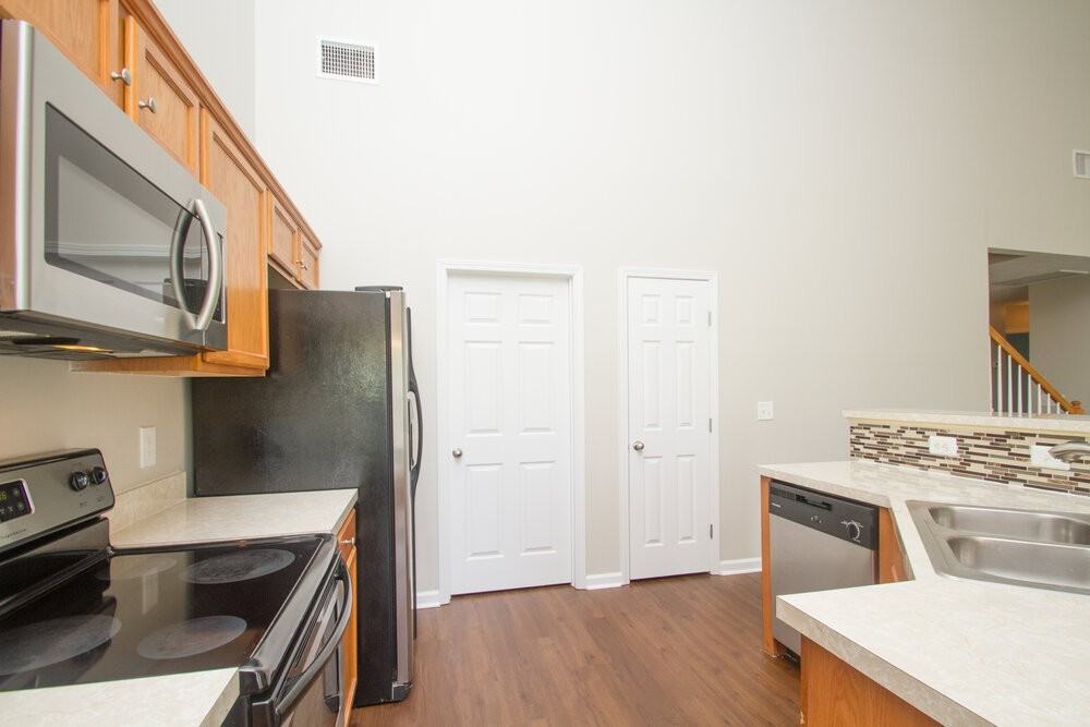 110 Lyndhurst Dr - Photo 5 of 15