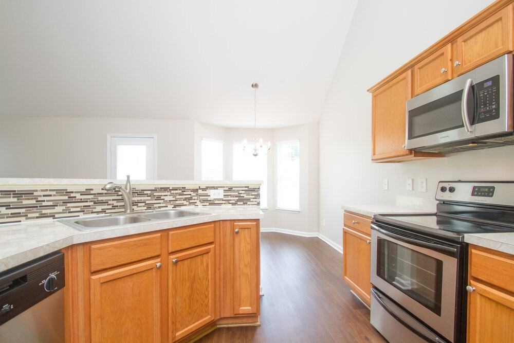 110 Lyndhurst Dr - Photo 6 of 15