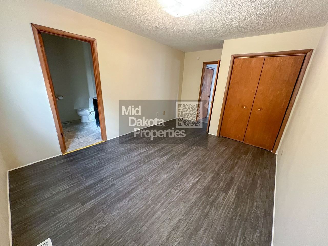 813 N Sanborn Blvd - Photo 6 of 12