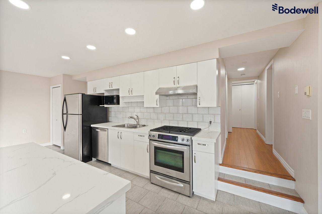 Moody Avenue - Photo 6 of 19