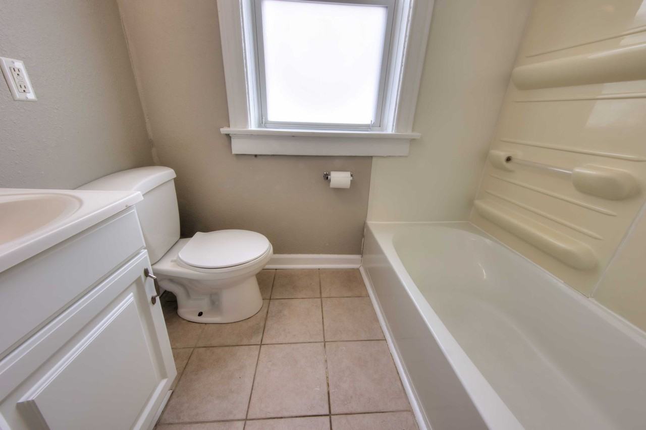 3130 3130 Magnolia - 1F #1F - Photo 5 of 26