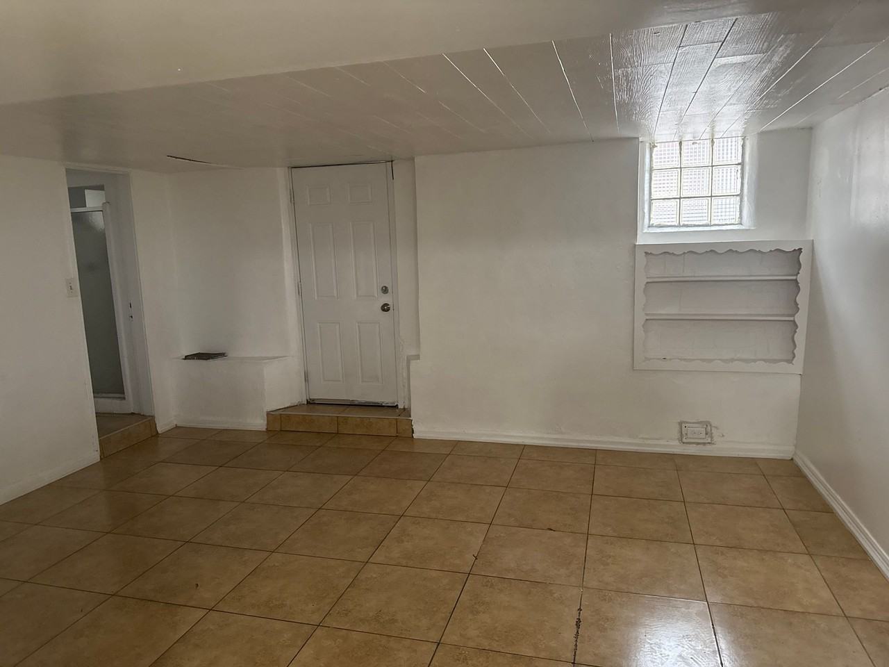 Great apartment - Photo 2 of 4