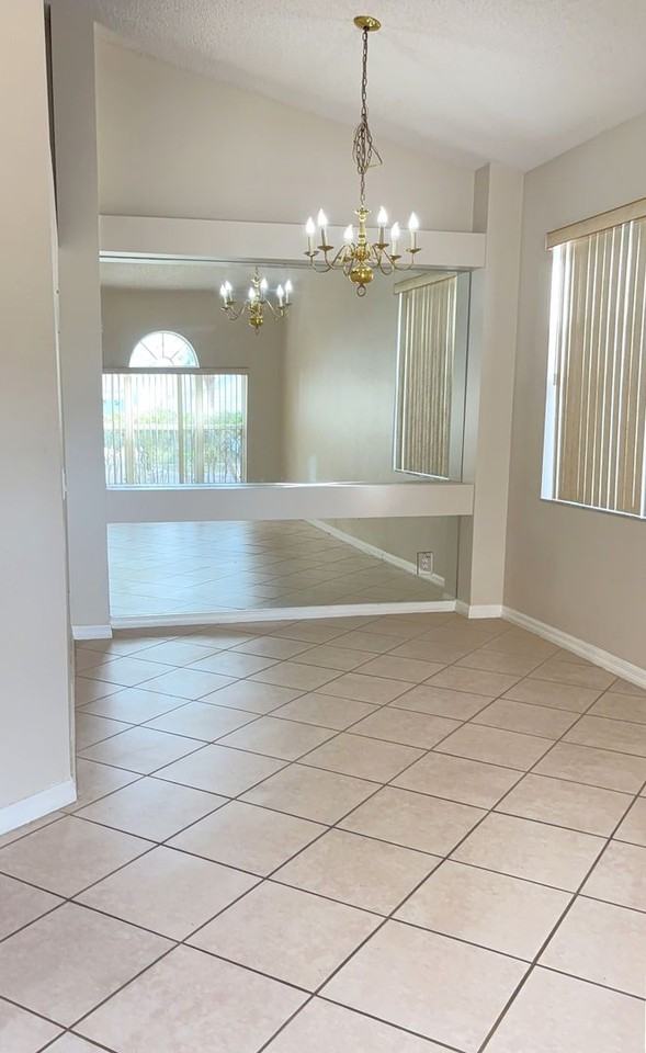 13815 Boros St - Photo 3 of 12