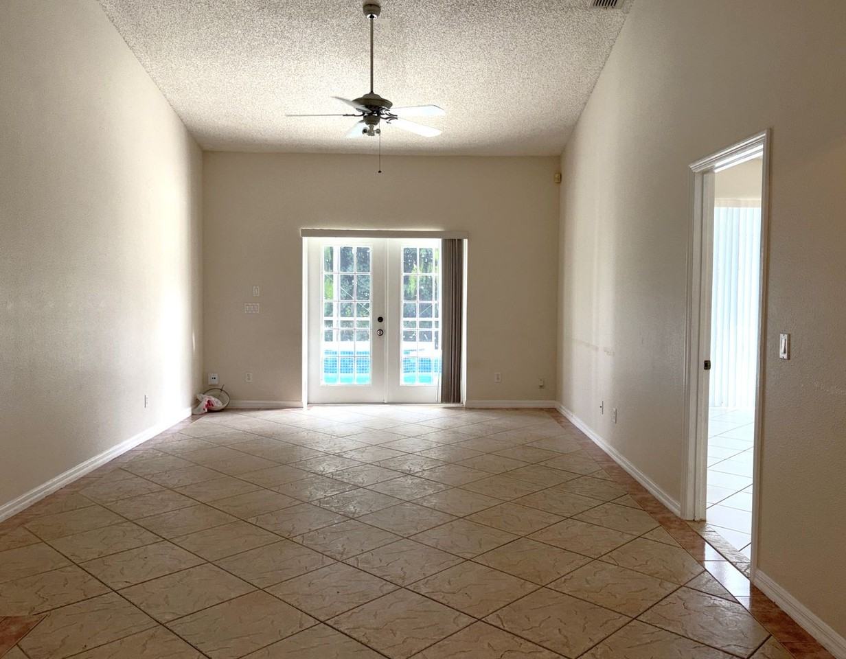 13815 Boros St - Photo 6 of 12