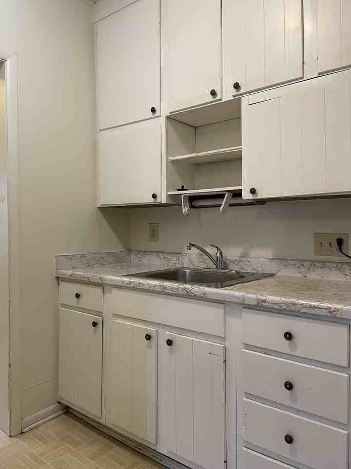 1102 E Johnson St #1 - Photo 6 of 17