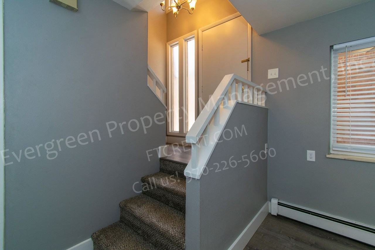 2012 W Plum St - Photo 6 of 50