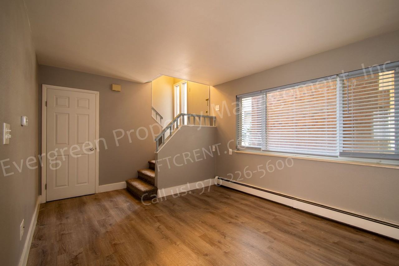 2012 W Plum St - Photo 4 of 50