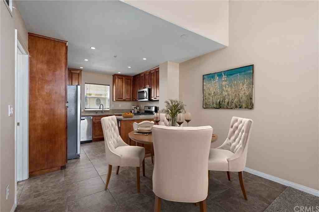 8638 La Salle St #8638 - Photo 4 of 17