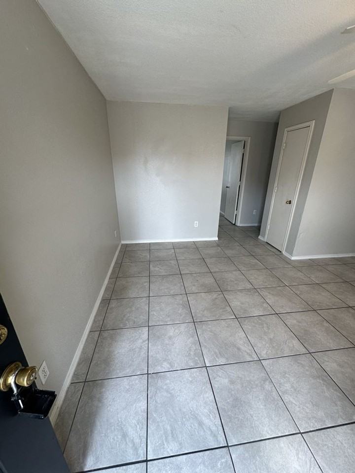 1501 Benttree Dr #B - Photo 2 of 12