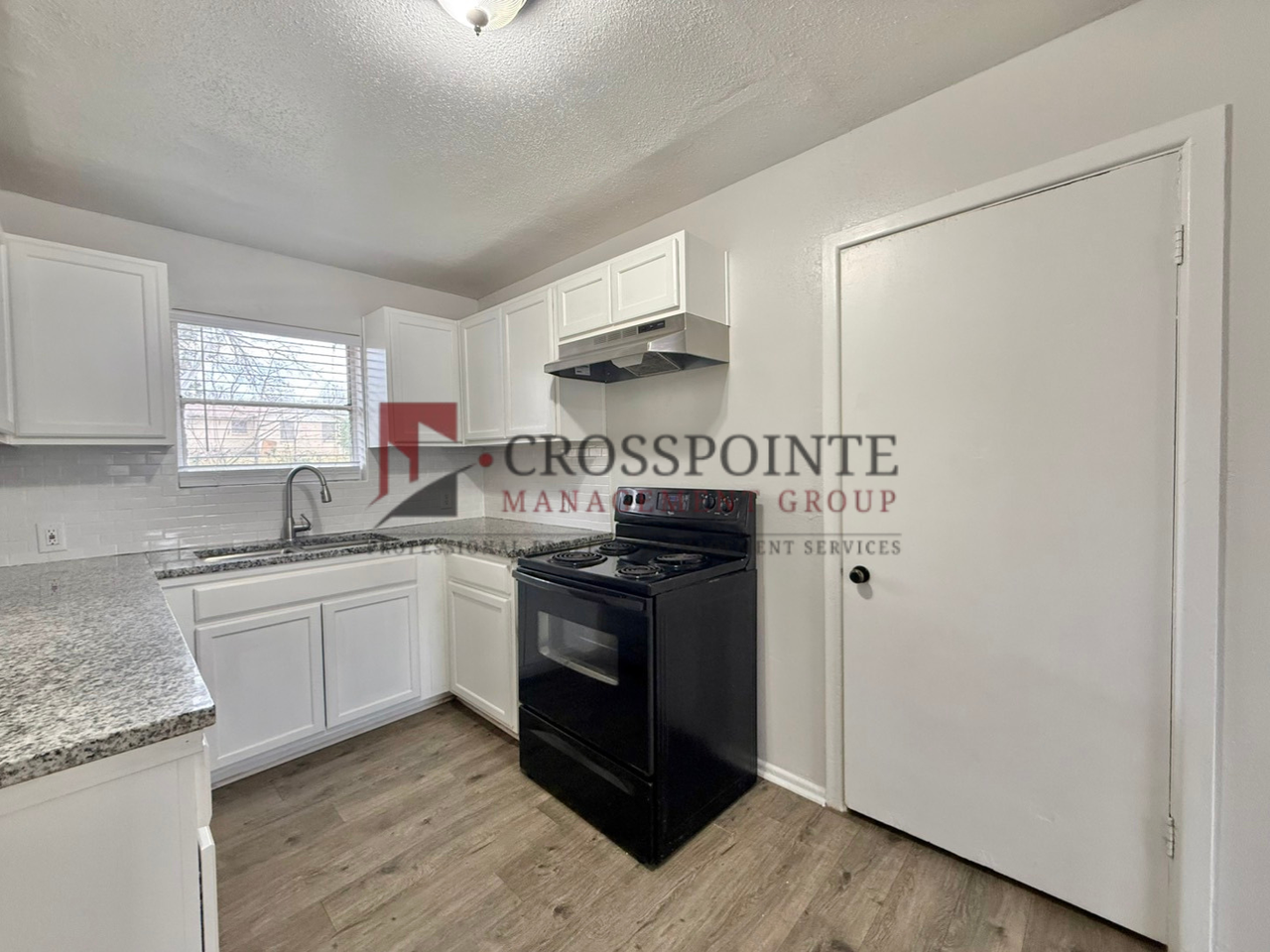 533 Bandera Dr - Photo 7 of 18