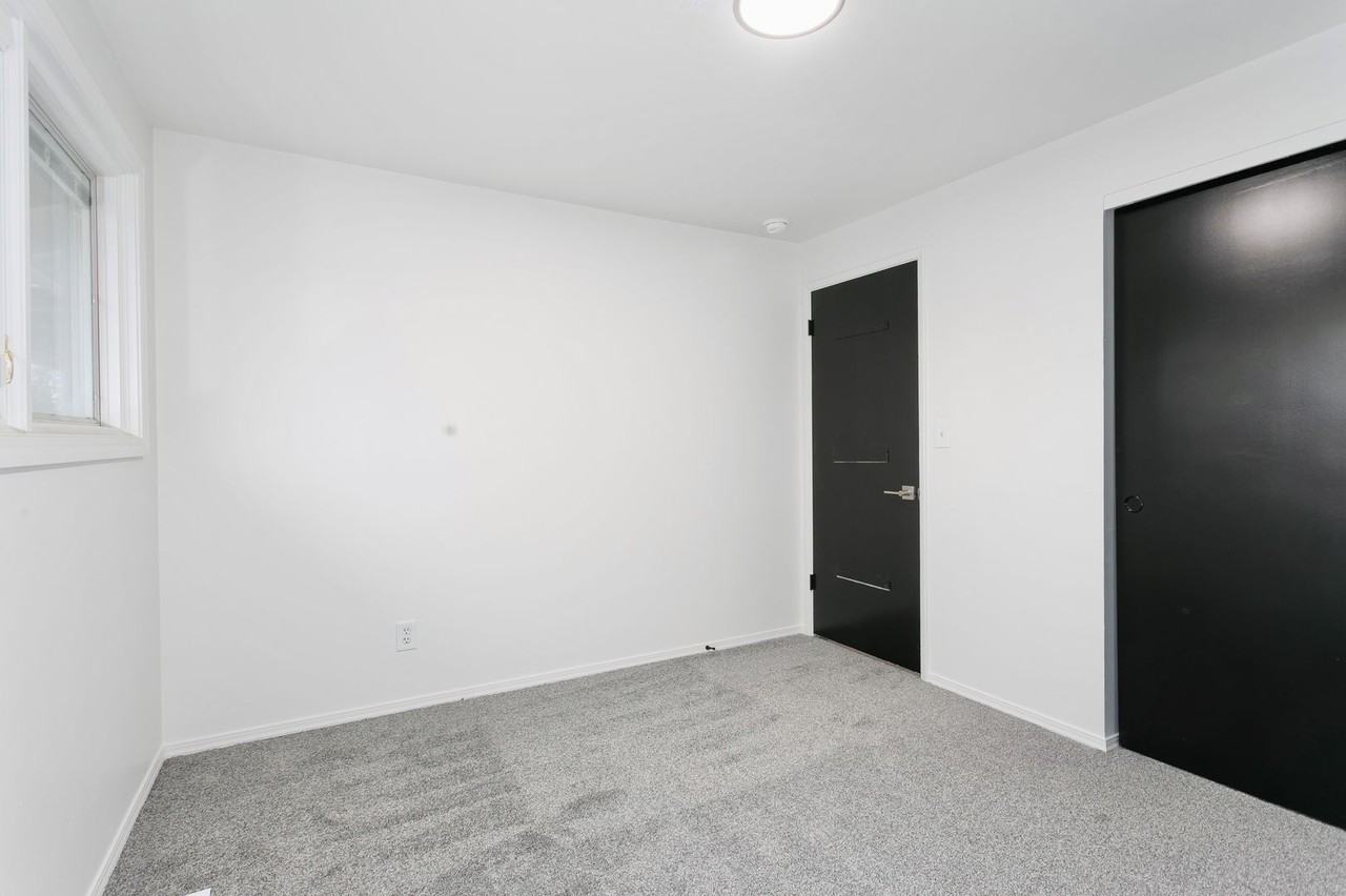 1511 1511 N Harmon - Main Home - Photo 2 of 17