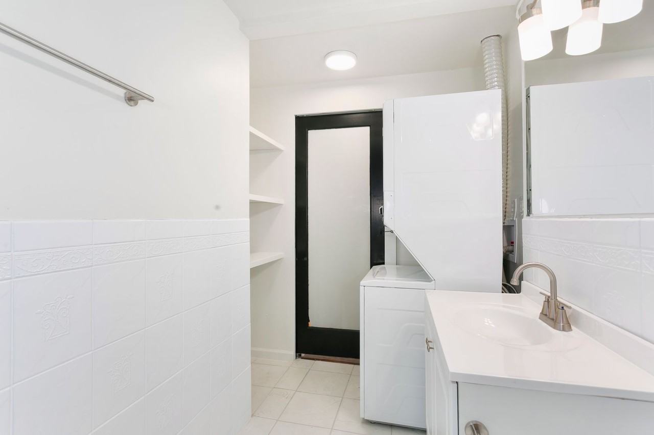 1511 1511 N Harmon - Main Home - Photo 4 of 17