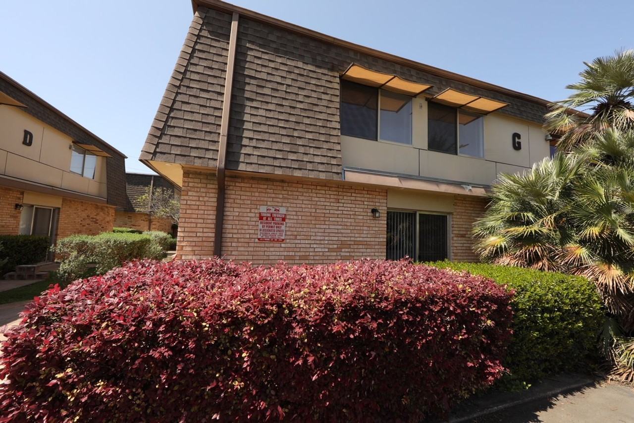 BWT - Brentwood Townhomes - Photo 2 of 2