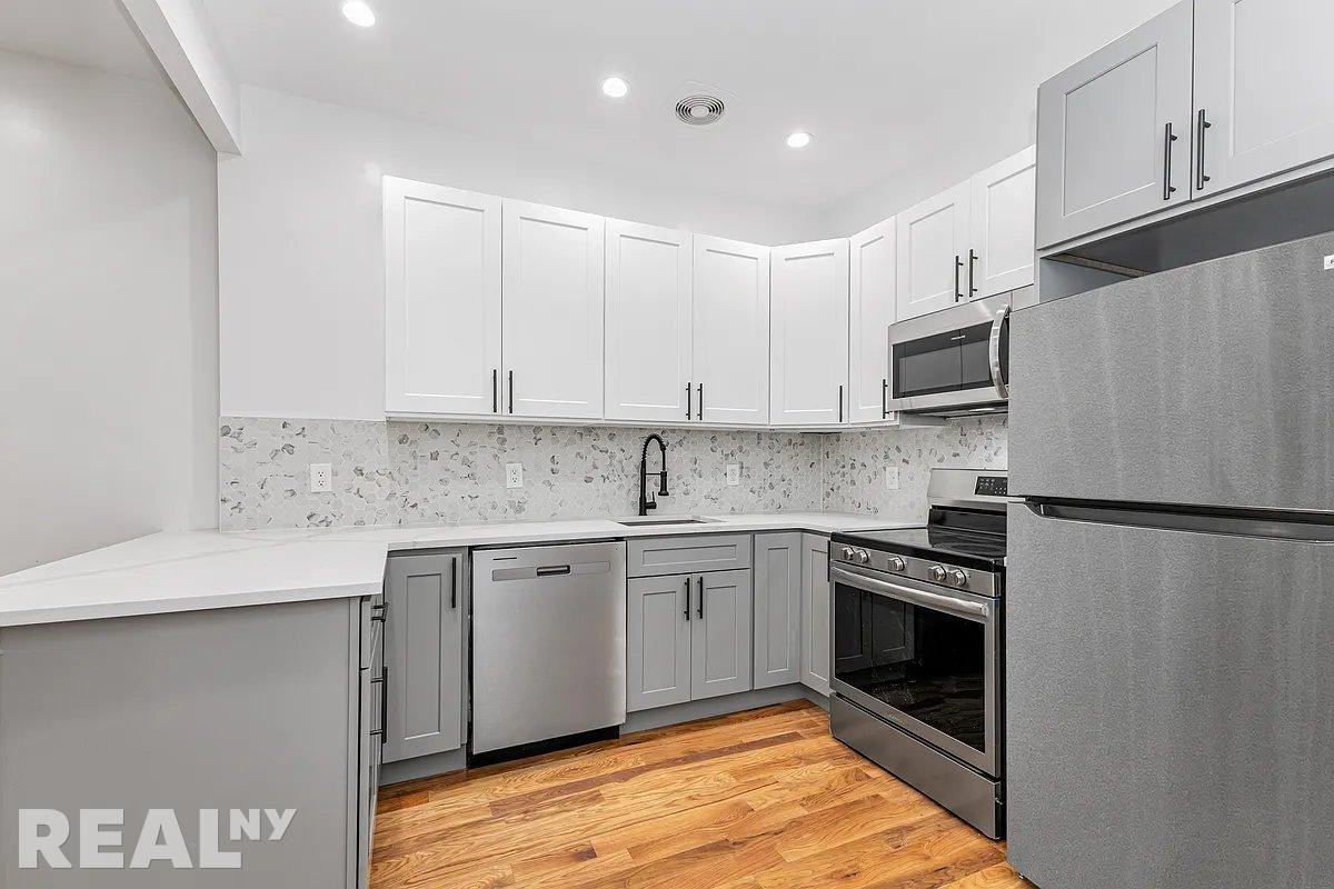 Hart St #1 - Photo 2 of 12