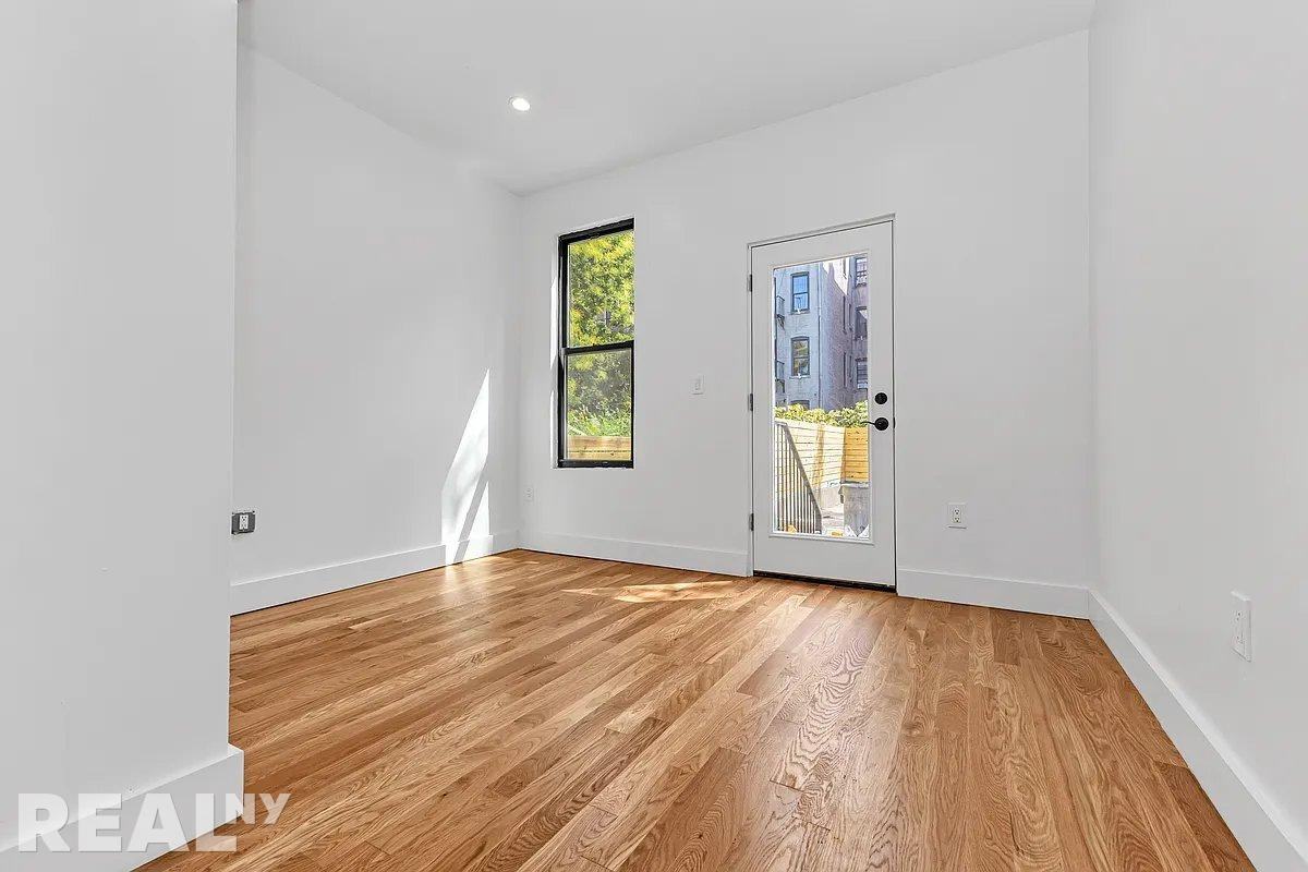 Hart St #1 - Photo 3 of 12