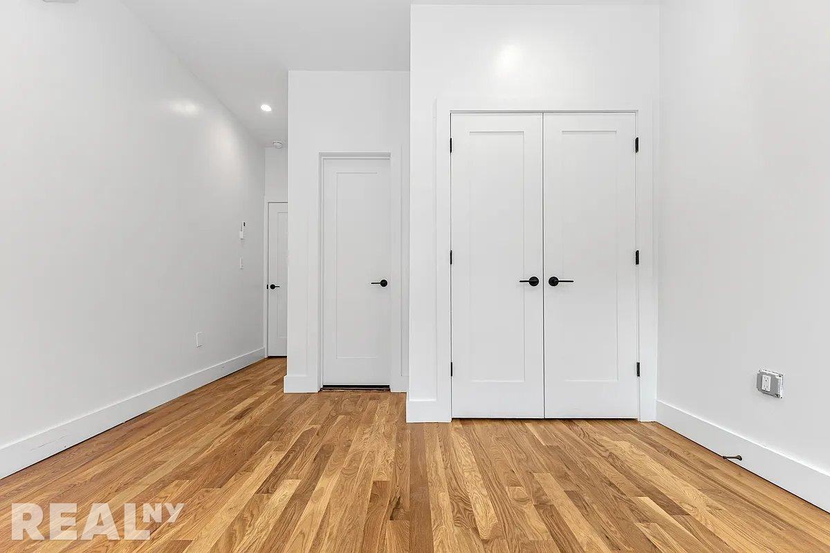 Hart St #1 - Photo 6 of 12