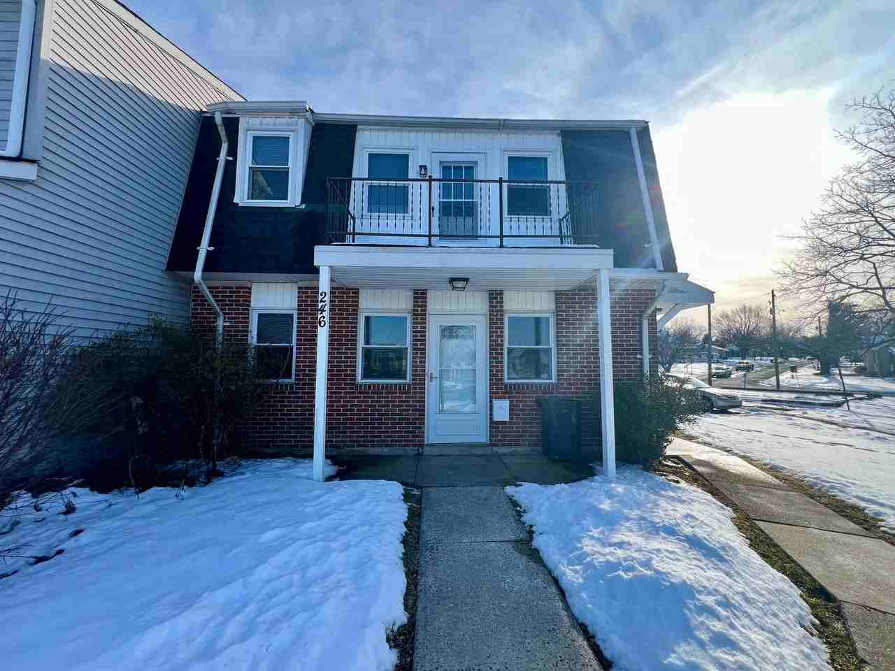 246-247 Washington Pl - Photo 3 of 38