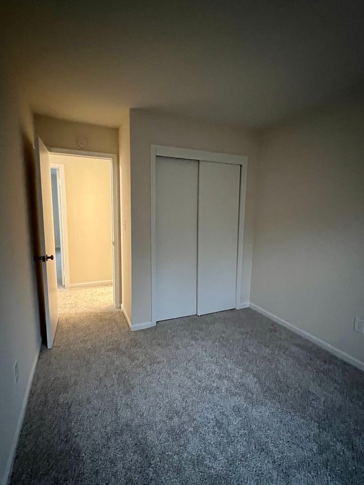 306 Old Forge Dr - Photo 4 of 21