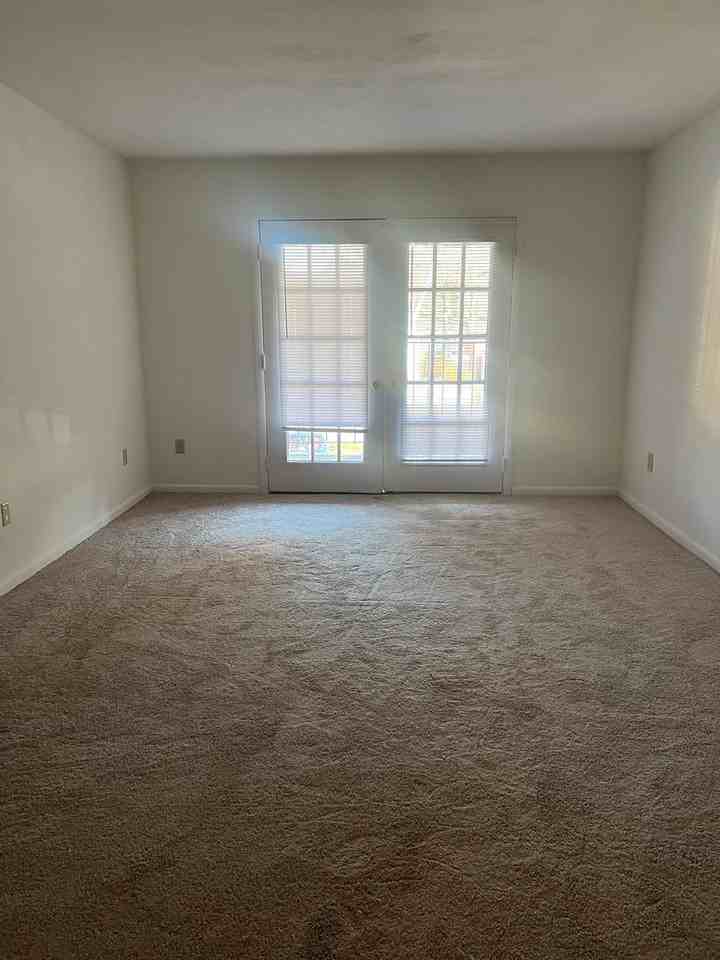 40 Leo Ct - Photo 3 of 12