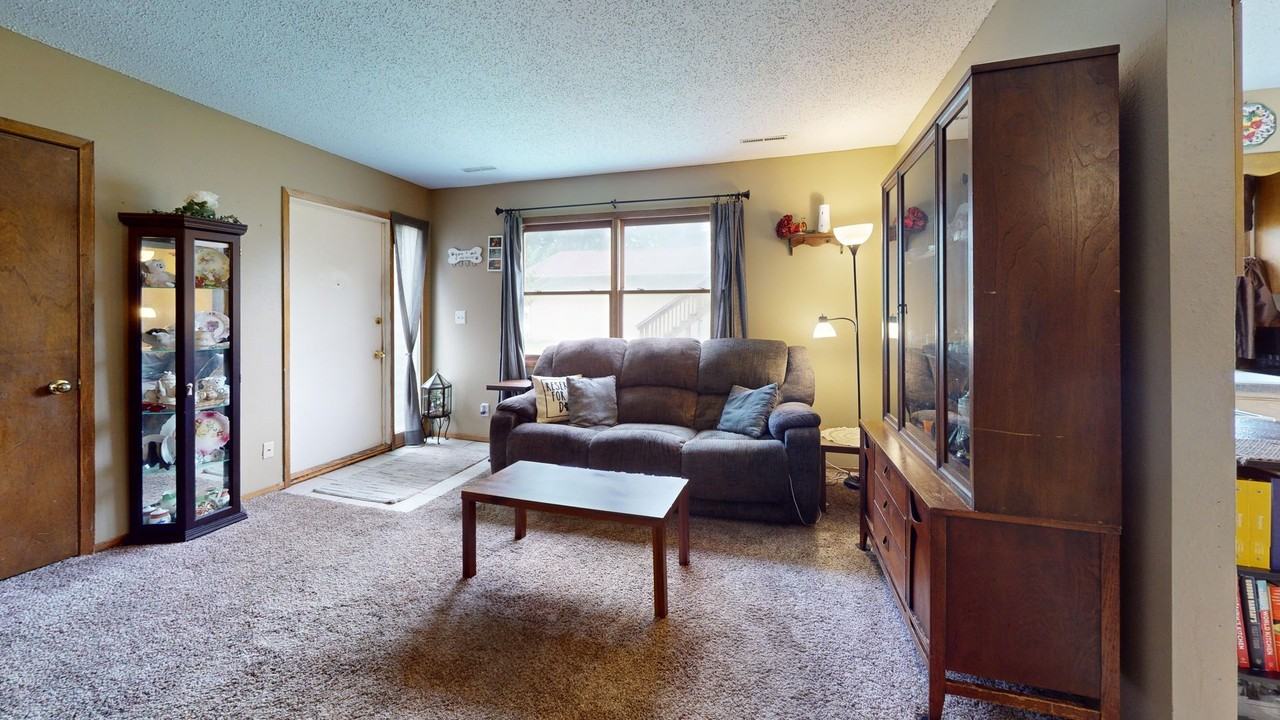 720 Crystal St - Photo 2 of 13