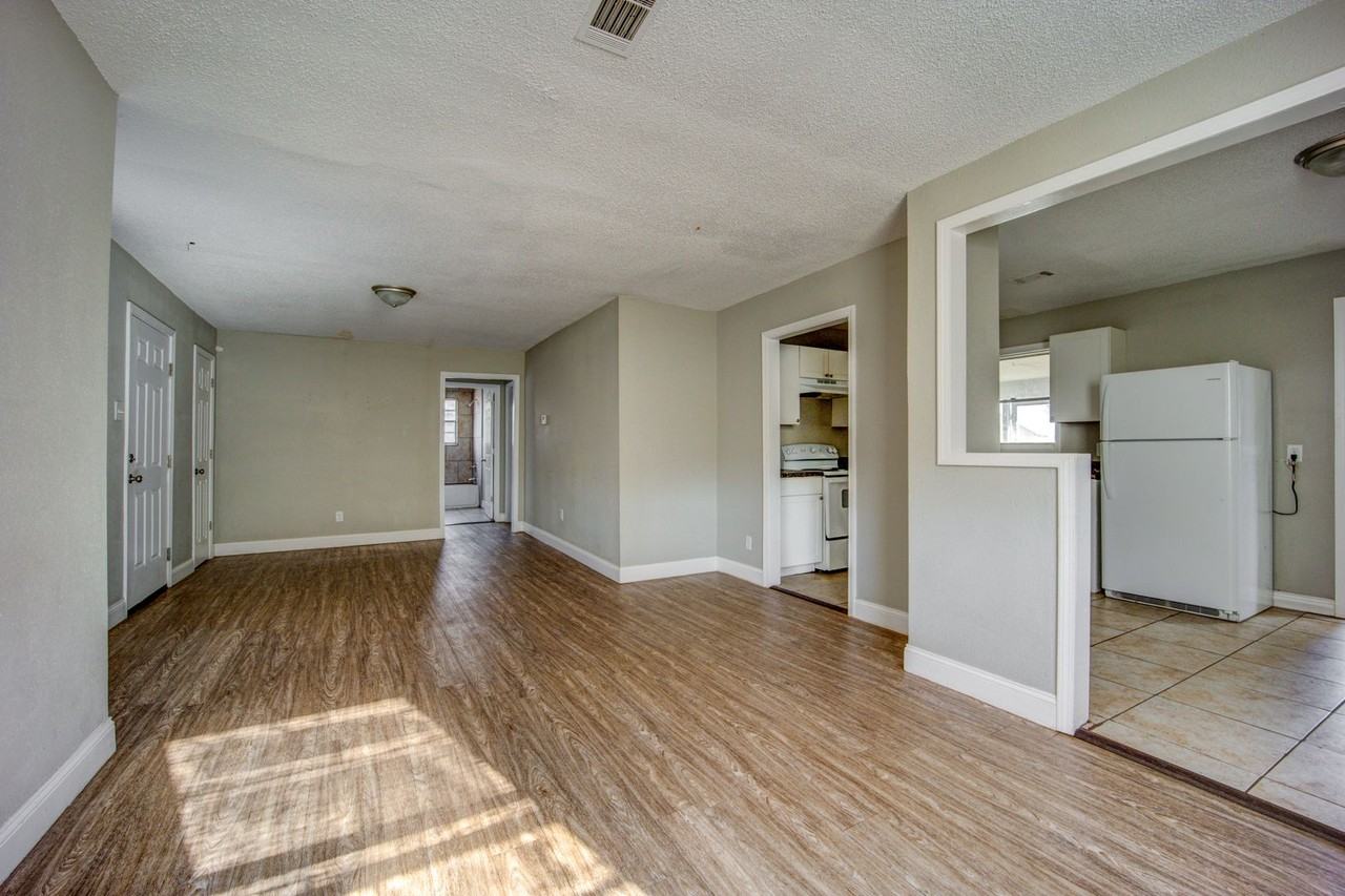 502 N 25th St - Photo 2 of 22