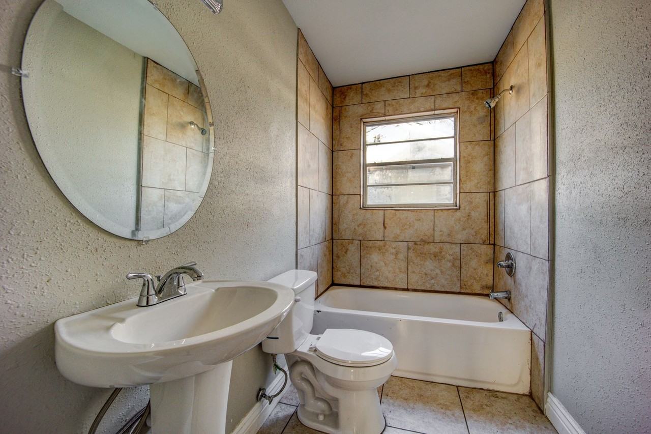 502 N 25th St - Photo 3 of 22