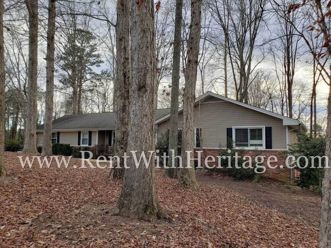 3740 Clubland Dr - Photo 4 of 50