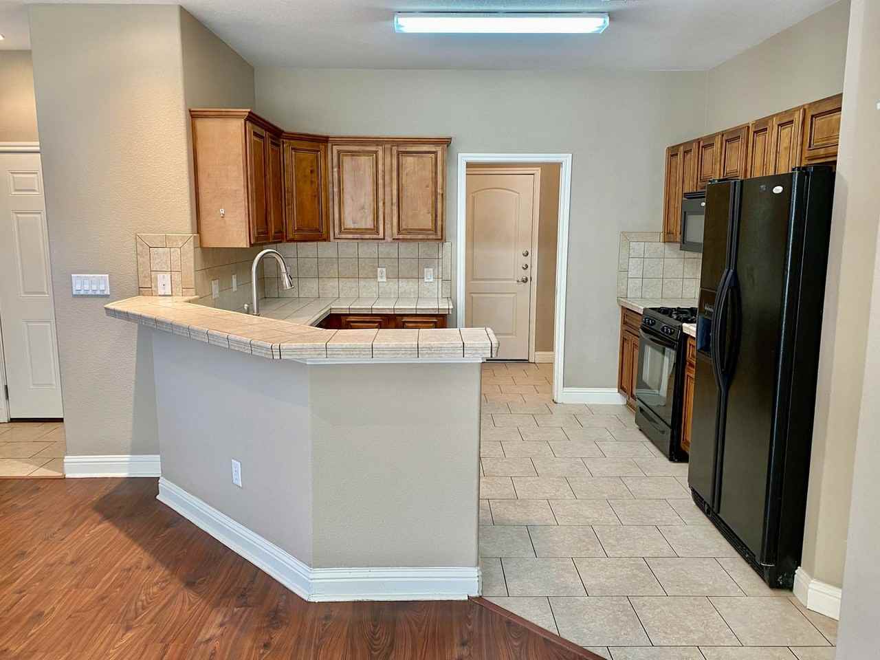 7504 Bennett Ave - Photo 6 of 22