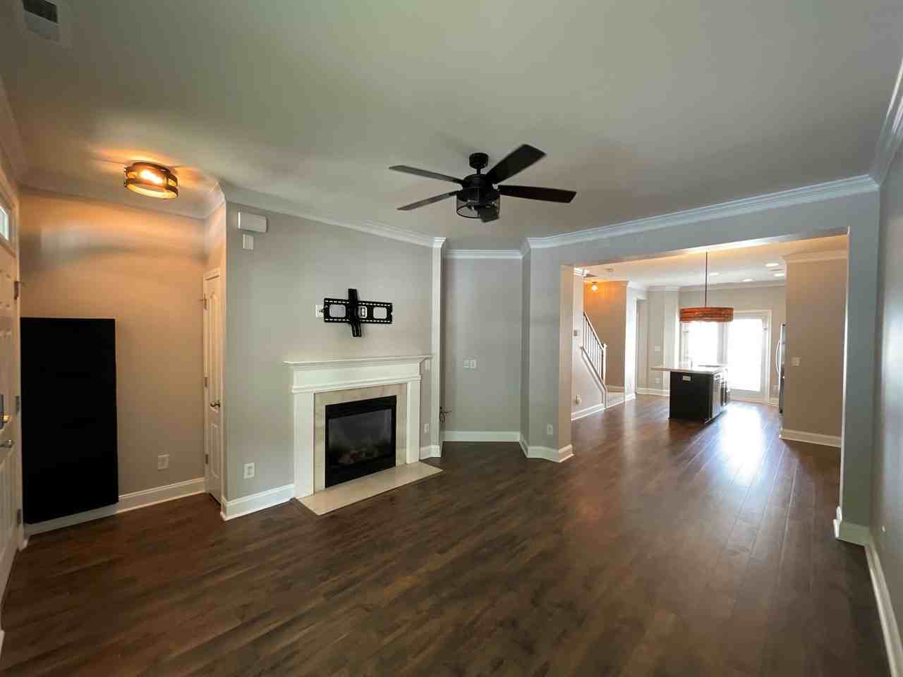 448 Hurston Cir - Photo 2 of 16